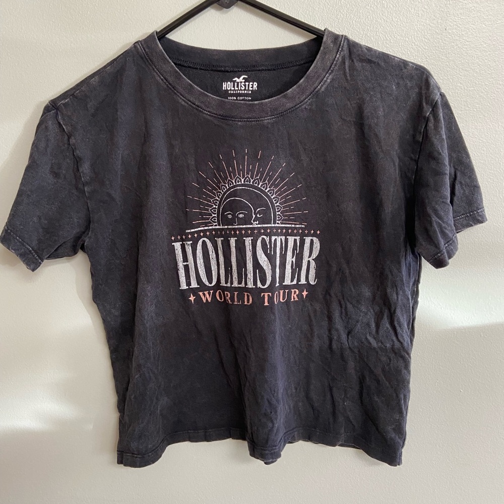 Hollister Cropped T-shirt World Tour Sun Design Black size XS